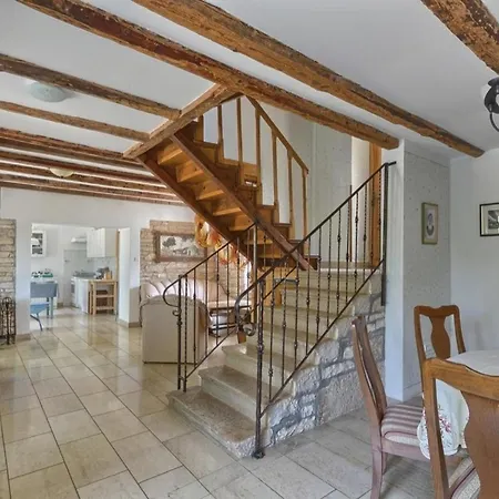 Mit Privatpool Fuer 8 Personen Ca 150 Qm In Cervari, Istrien Westkueste Von Istrien * Kanfanar